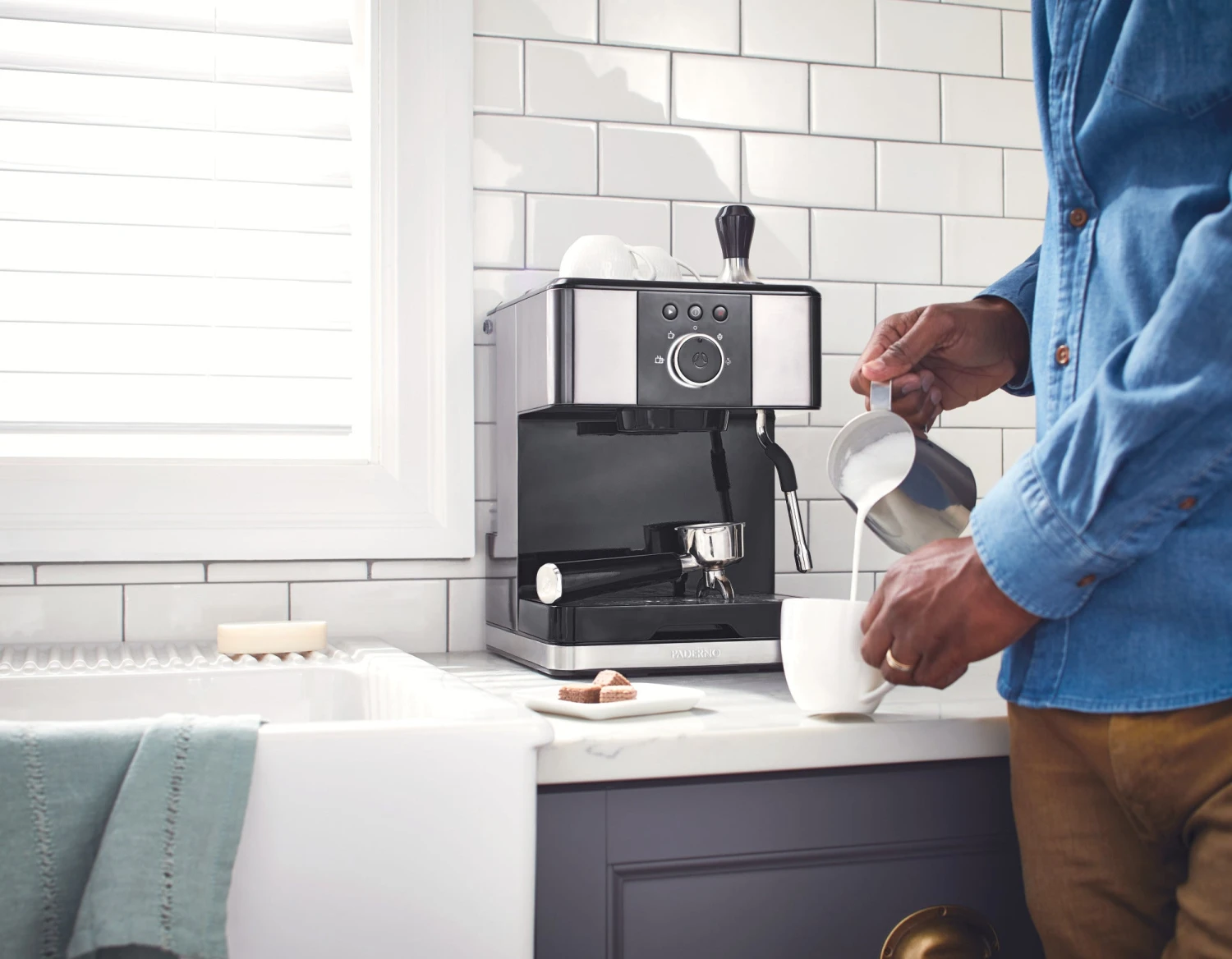 Paderno 20-Bar Espresso Machine Coffee & Tea 6 Paderno 20-Bar Espresso Machine Coffee & Tea