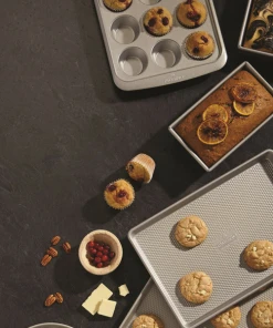 Paderno Bakeware Professional 12-Cup Muffin Pan | Moule à Muffins Professionelle, 12 Muffins 11 Paderno Bakeware Professional 12-Cup Muffin Pan | Moule à Muffins Professionelle, 12 Muffins