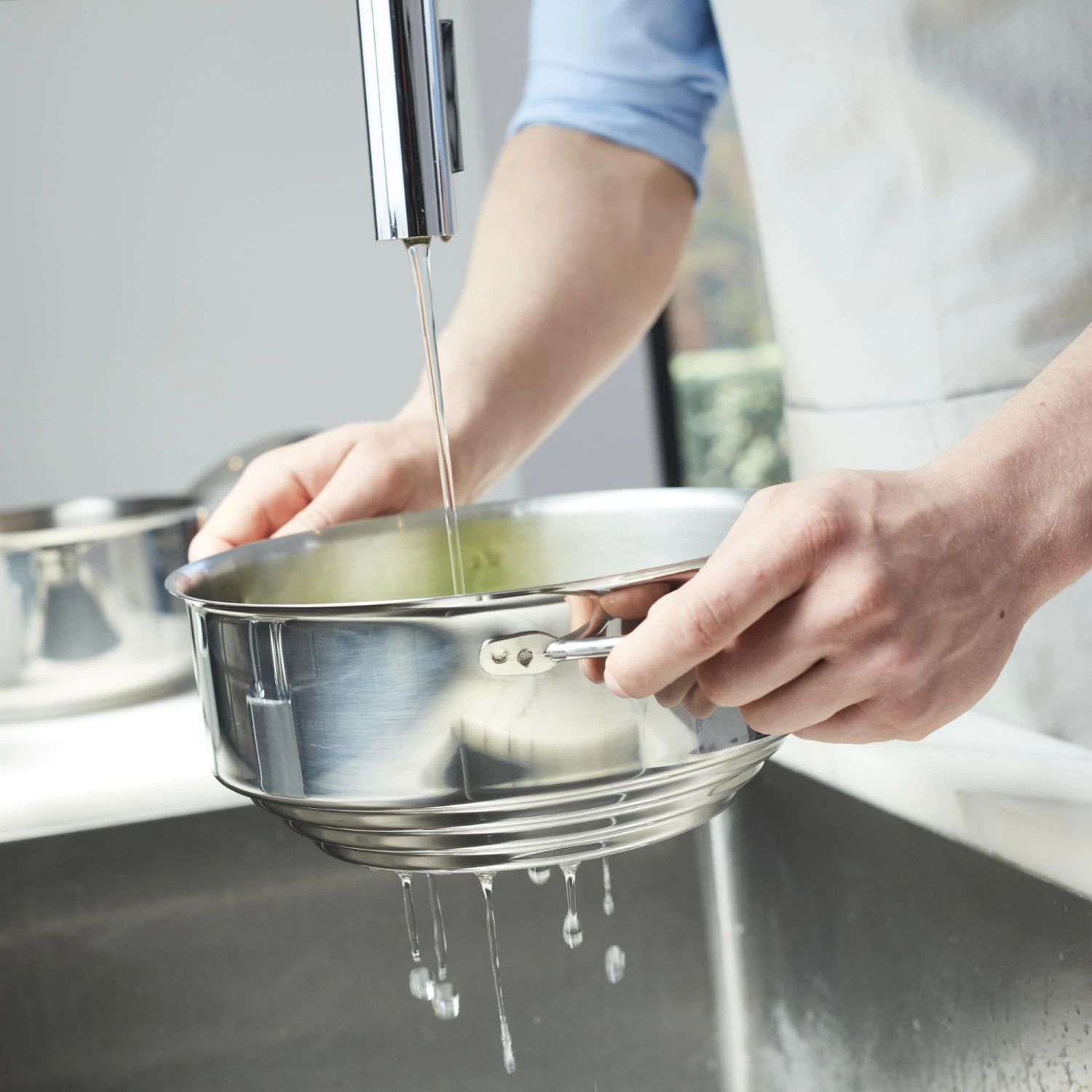 Paderno Canadian Signature 13-Piece Stainless Steel Cookware Set | Batterie De Cuisine En Acier Inoxydable Signature Canadienne, 13 Pièces 11 Paderno Canadian Signature 13-Piece Stainless Steel Cookware Set | Batterie De Cuisine En Acier Inoxydable Signature Canadienne, 13 Pièces