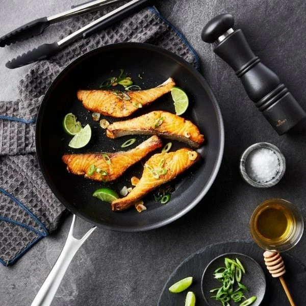 Paderno Cookware Signature Non-Stick Hard-Anodized Fry Pan, 26 Cm 7 Paderno Cookware Signature Non-Stick Hard-Anodized Fry Pan, 26 Cm