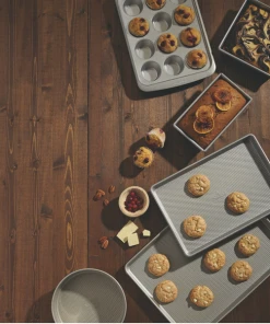 Paderno Bakeware Professional Medium Cookie Sheet, 15 X 10-in | Plaque à Biscuits De Taille Moyenne Professionelle, 15 X 10 Po